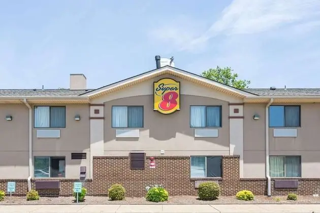 Super 8 by Wyndham Hampton