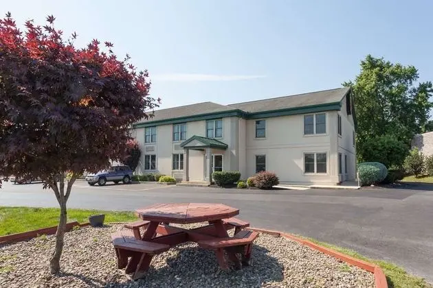 Super 8 by Wyndham Harrisburg Hershey West - Genel