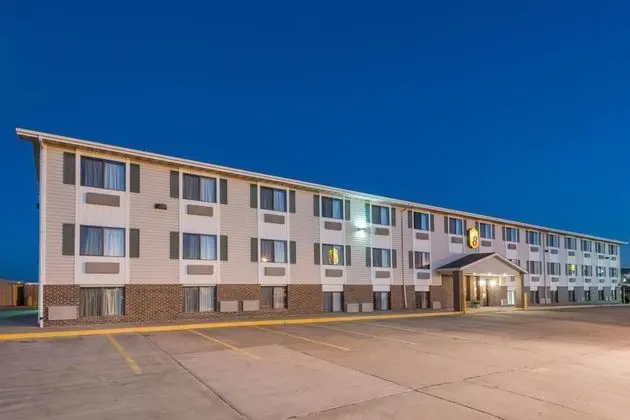Super 8 by Wyndham Hays KS