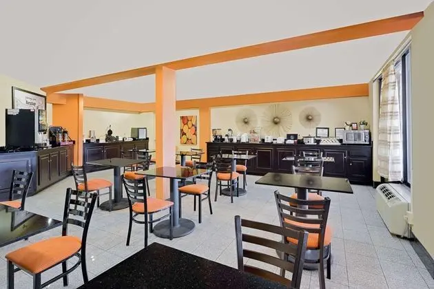 Super 8 by Wyndham Hermitage Nashville - Genel