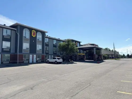 Super 8 by Wyndham High River - Dış Mekan