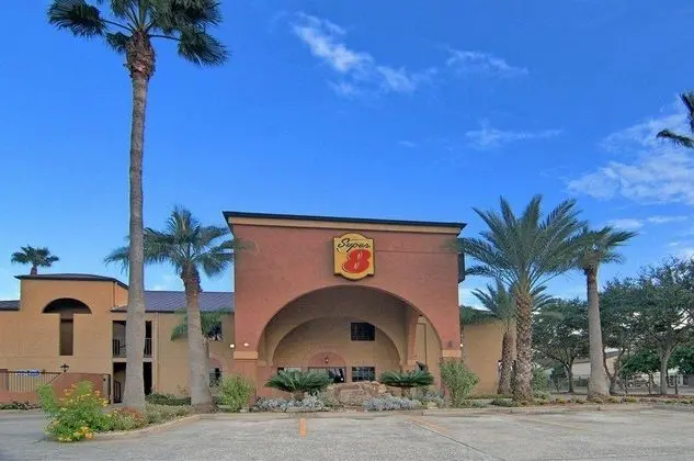 Super 8 by Wyndham Houston/NASA/Webster Area