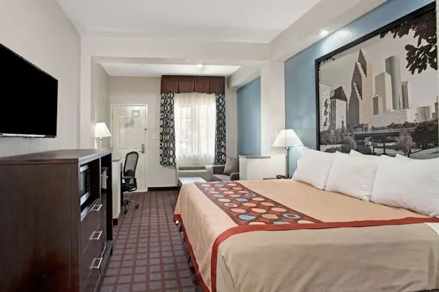 Super 8 by Wyndham Houston North I-45 - Oda