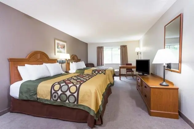 Super 8 by Wyndham Huntington WV