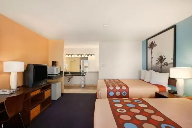 Super 8 by Wyndham Indio