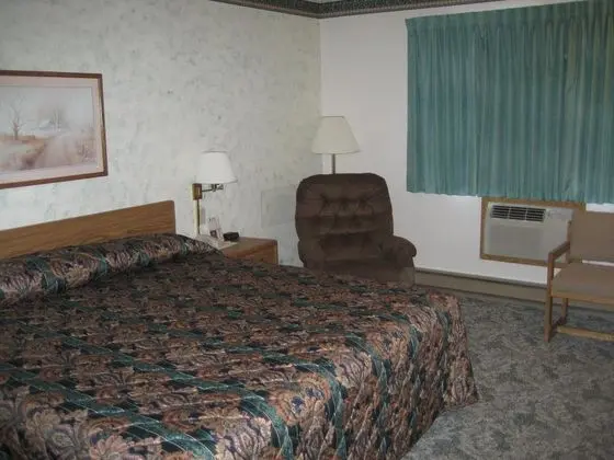 Super 8 by Wyndham Iron Mountain