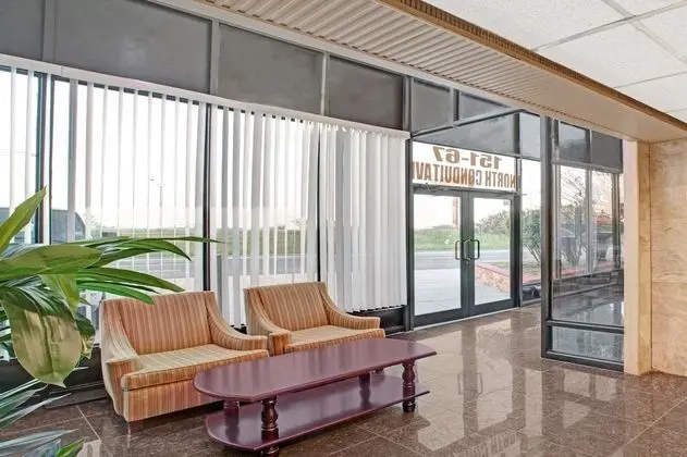 Super 8 by Wyndham Jamaica North Conduit - Lobi