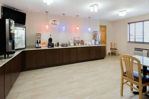 Super 8 by Wyndham Janesville - Misafir Tesisleri ve Hizmetleri