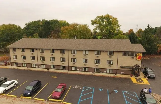 Super 8 by Wyndham Kalamazoo