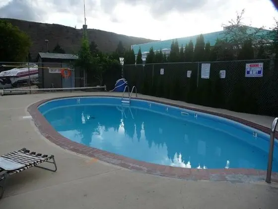 Super 8 by Wyndham Kamloops East - Genel