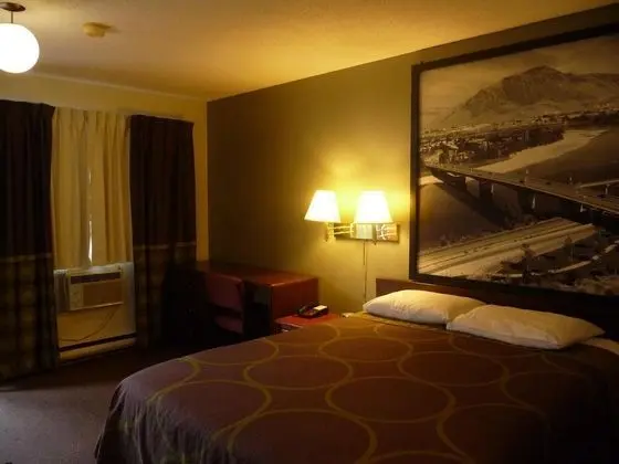 Super 8 by Wyndham Kamloops East - Genel