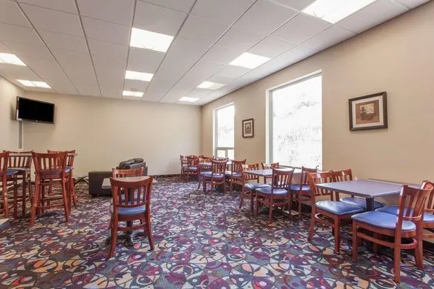 Super 8 by Wyndham Kamloops - Genel