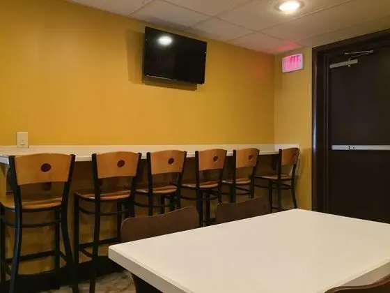 Super 8 by Wyndham Kenmore/Buffalo/Niagara Falls 