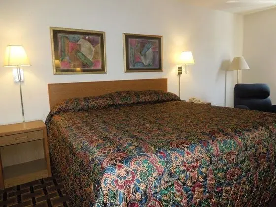 Super 8 by Wyndham Kent/Akron Area