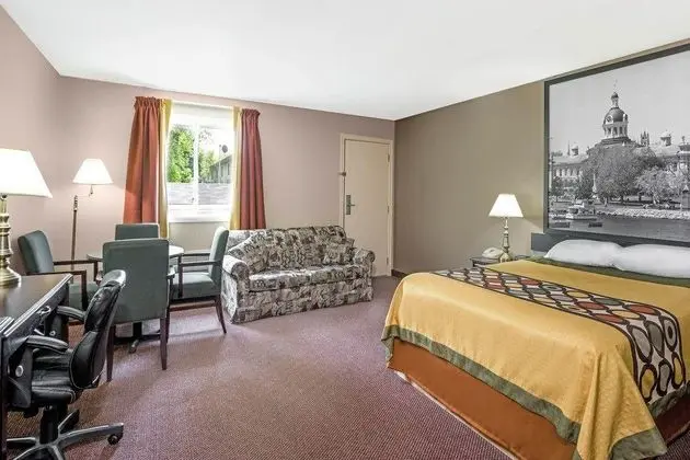 Super 8 by Wyndham Kingston