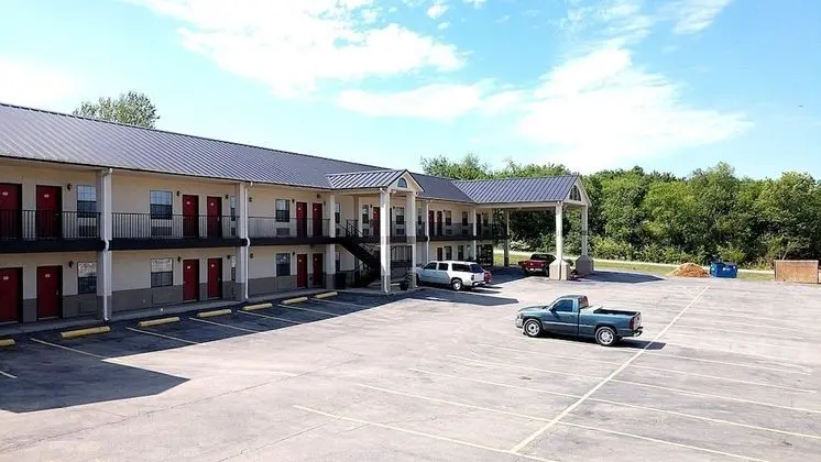 Super 8 by Wyndham Kiowa