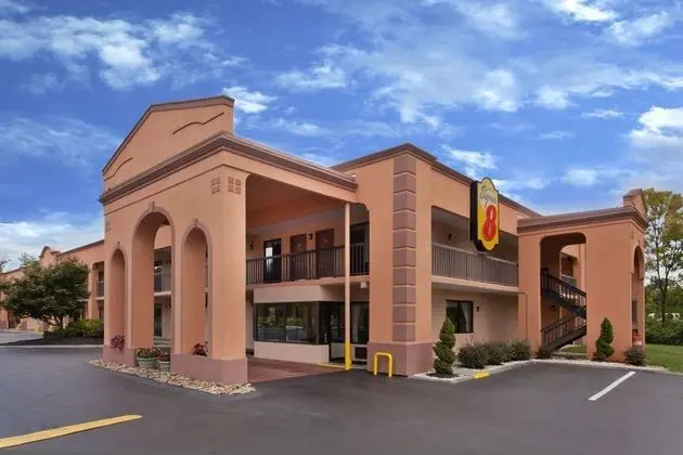 Super 8 by Wyndham Knoxville West/Farragut