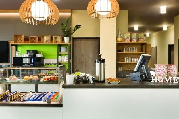 Super 8 by Wyndham Koblenz - Lobi