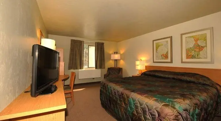 Super 8 by Wyndham Lacey Olympia Area