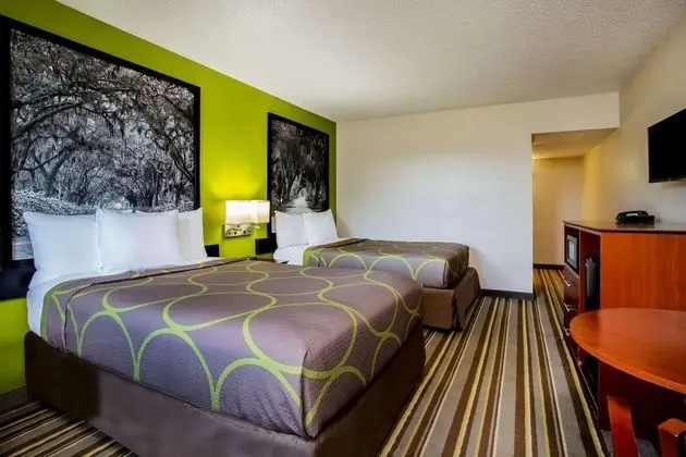 Super 8 by Wyndham Lake City
