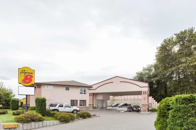 Super 8 by Wyndham Lake Country/Winfield Area Airport North