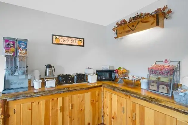 Super 8 by Wyndham Lake George/Warrensburg Area