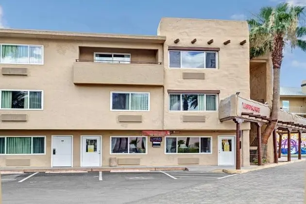 Super 8 by Wyndham Las Vegas North Strip/Fremont