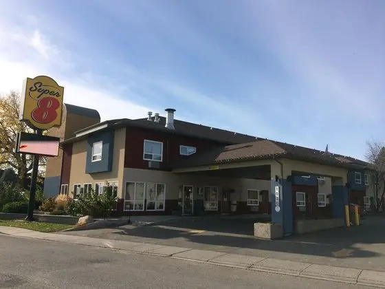 Super 8 by Wyndham Lethbridge