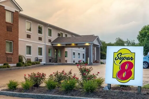 Super 8 by Wyndham Lexington Winchester Rd