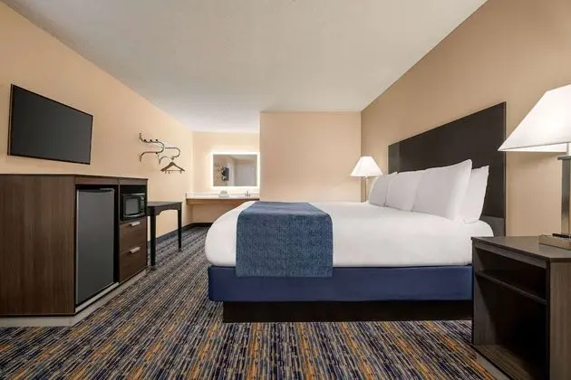 Super 8 by Wyndham Lindsay Olive Tree - Oda