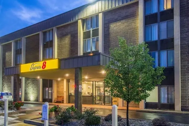 Super 8 by Wyndham Liverpool/Syracuse North Arpt