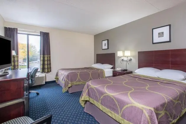 Super 8 by Wyndham Liverpool/Syracuse North Arpt