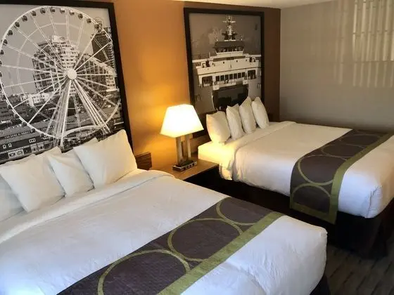 SUPER 8 BY WYNDHAM LYNNWOOD
