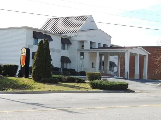 Super 8 by Wyndham Madison