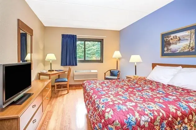Super 8 by Wyndham Mahwah
