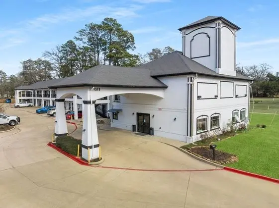 Super 8 by Wyndham Mansfield LA