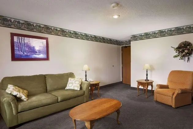 Super 8 by Wyndham Mansfield