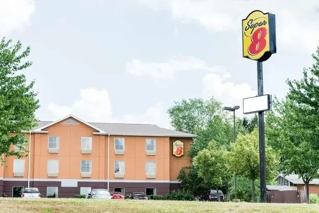 Super 8 by Wyndham Mars/Cranberry/Pittsburgh Area
