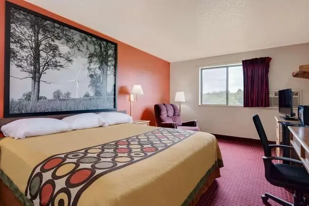 Super 8 by Wyndham Martinsburg - Oda