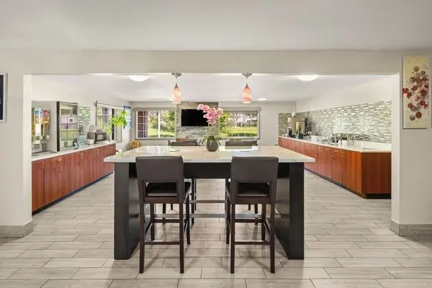 Super 8 by Wyndham Marysville - Restoran