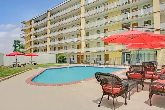 Super 8 by Wyndham Memphis/Dwtn/Graceland Area