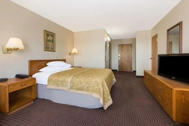 Super 8 by Wyndham Miamisburg Dayton S Area OH