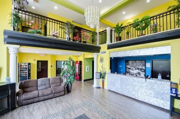 Super 8 by Wyndham Midlothian/Richmond Area - Lobi