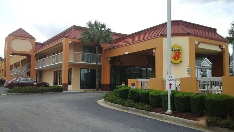 Super 8 by Wyndham Mobile/Tillmans Corner