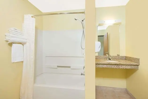 Super 8 by Wyndham Moriarty - Banyo Tipleri