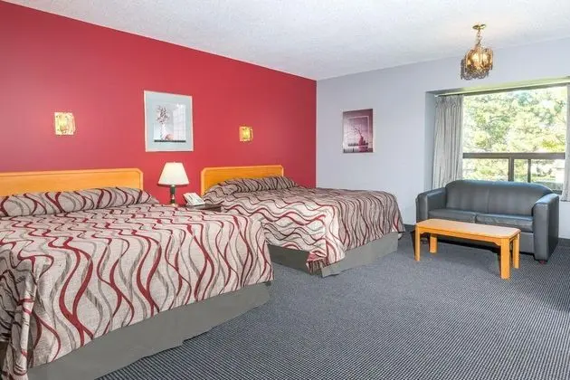Super 8 by Wyndham Mt Hope Hamilton Inter. Airport - Genel