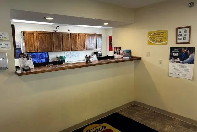 Super 8 by Wyndham Nebraska City - Lobi