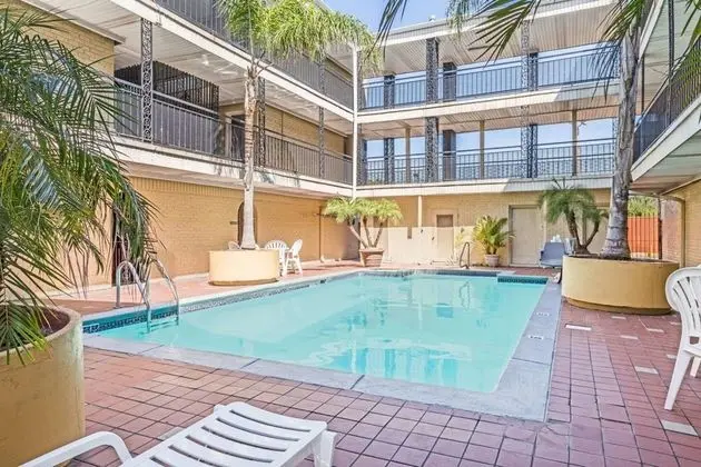 Super 8 by Wyndham New Orleans