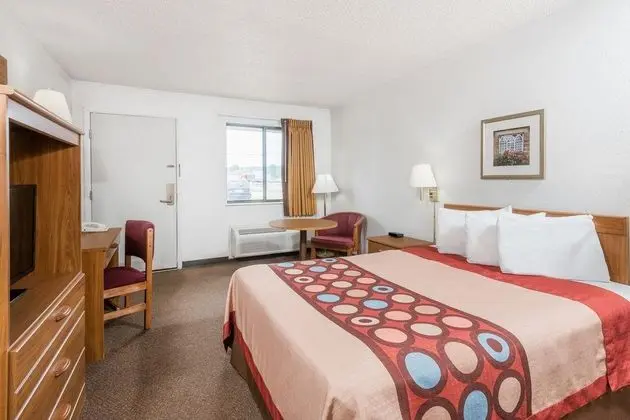 Super 8 by Wyndham Newcomerstown