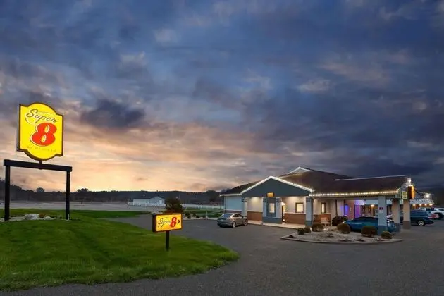 Super 8 by Wyndham Newcomerstown - Dış Mekan